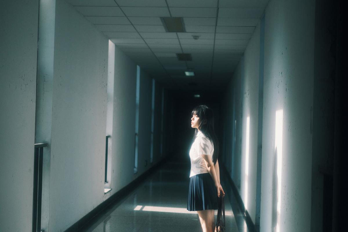 走廊回响 - 摄影:Sa娇少女写真馆 - 模特:芝士打人-艺语图