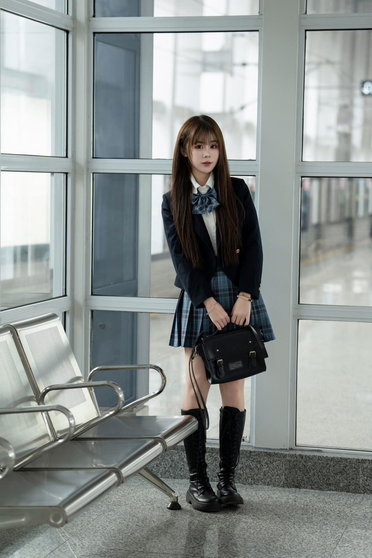 等车也等你 - 摄影:西夏 - 模特:泡芙小方-艺语图