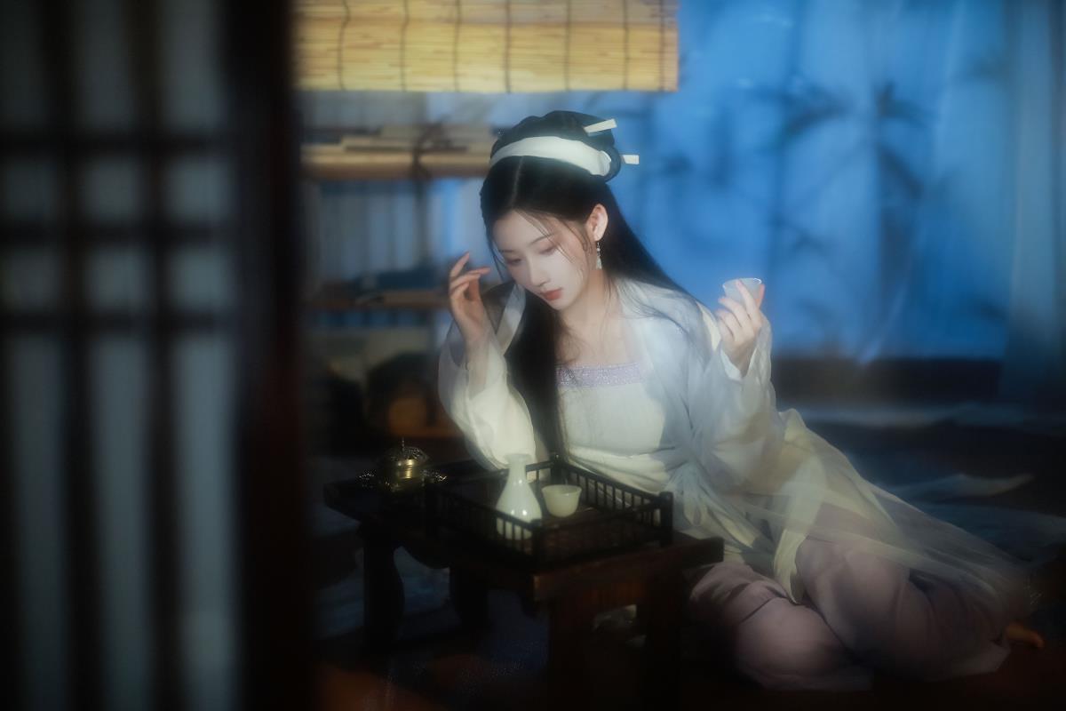 白蛇 – 摄影：子瞬 – 模特：zhouzhou-艺语图