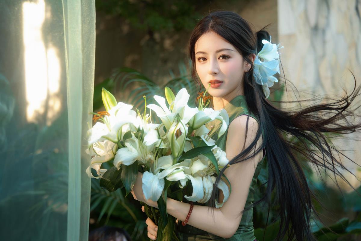 不与花同梦 – 摄影：鹤山风 – 模特：言欢-艺语图