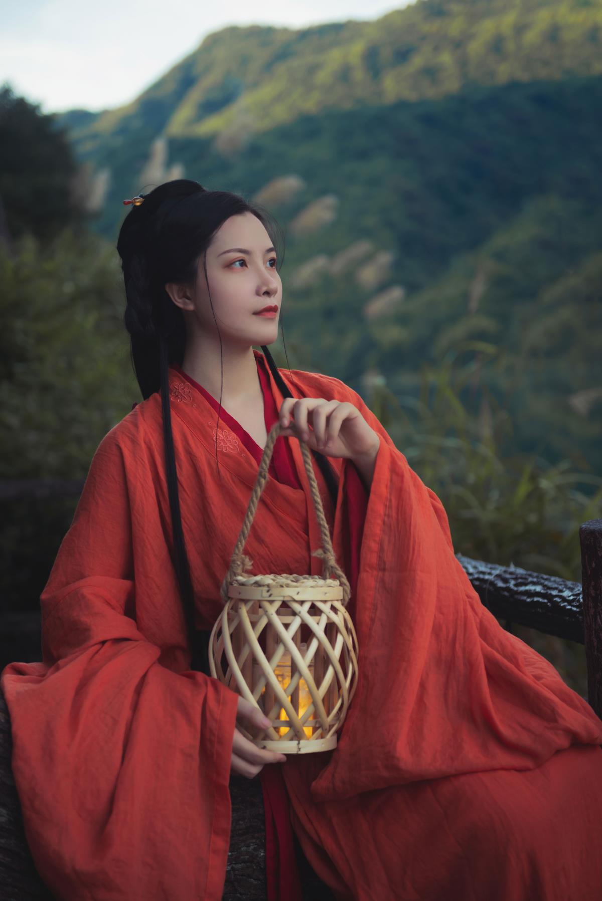 人间忽晚山河已秋 - 摄影：south南方南 - 模特：秦笙-艺语图