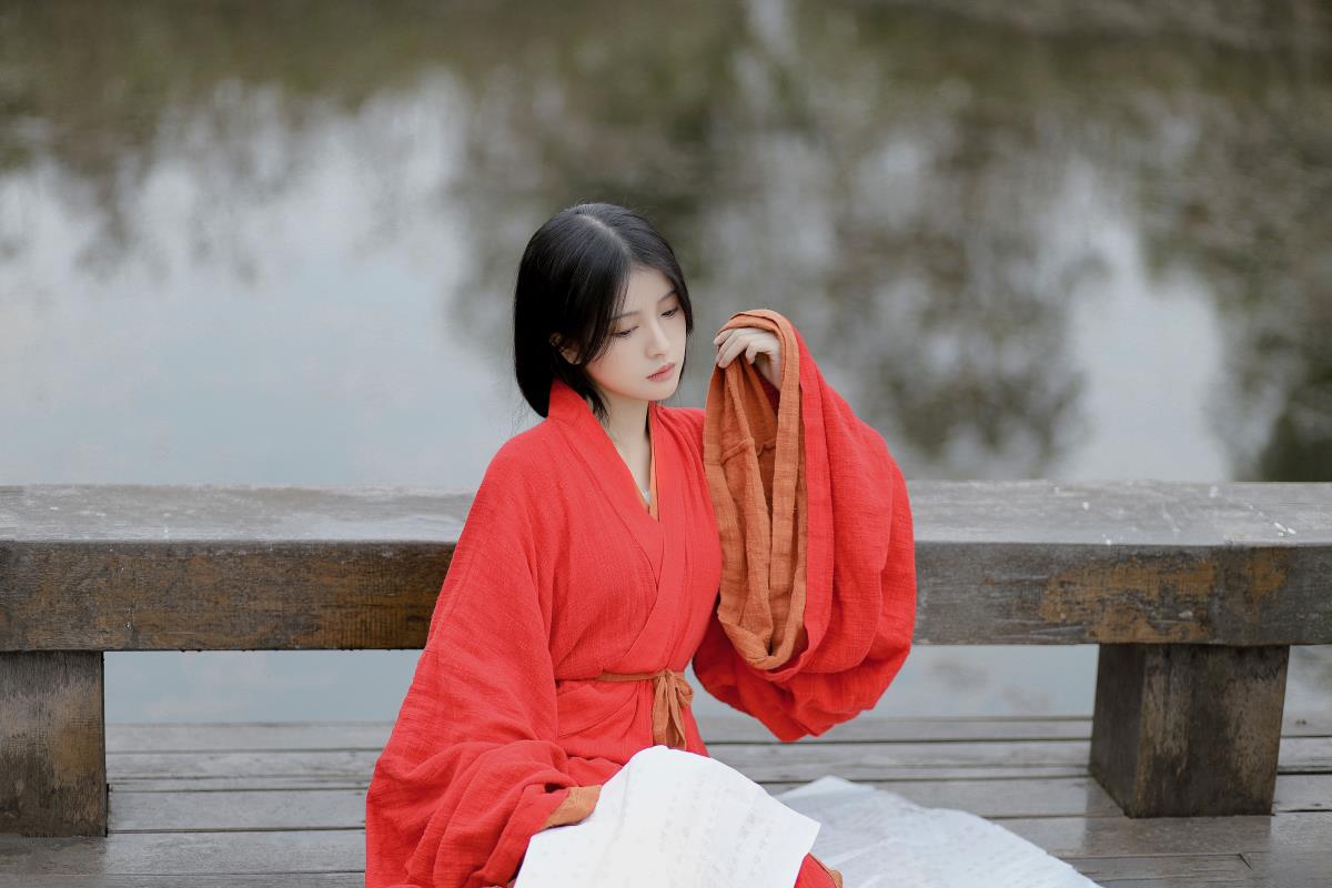 野有蔓草 – 摄影：六月月月er – 模特：暴走柚子-艺语图