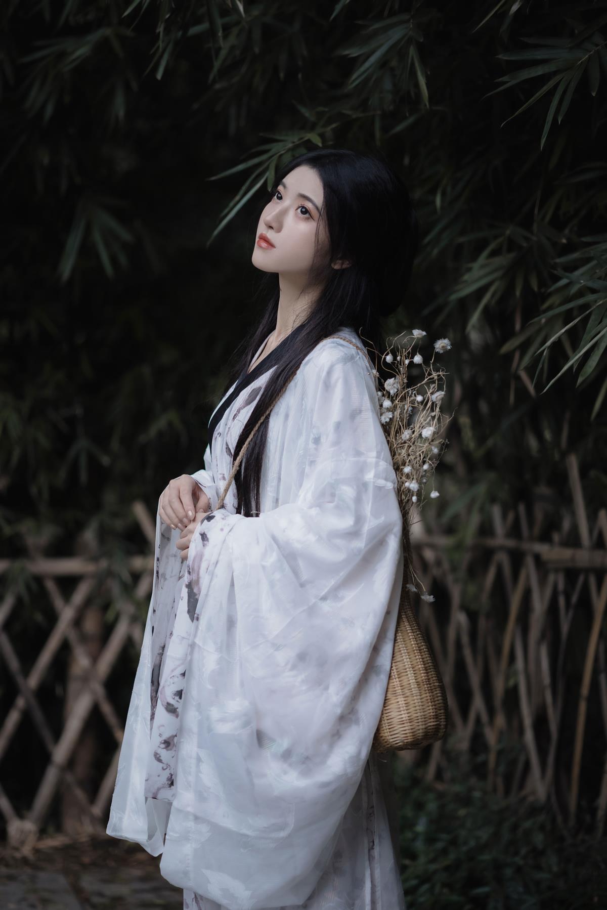 倚楼听风雨 - 摄影:万锦其 - 模特:当初叫人家小田田-艺语图