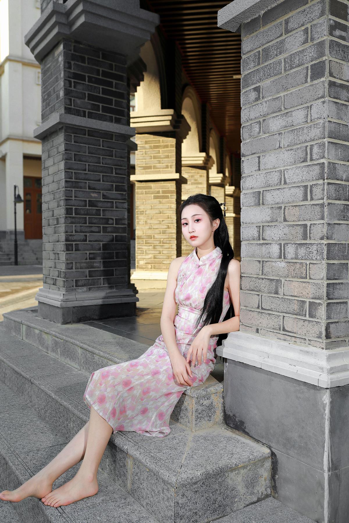 古城惬闲 - 摄影:本宽 - 模特:搽小兔-艺语图