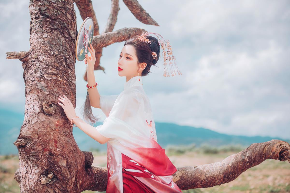 火狐 - 摄影：万锦其 - 模特：徐十七嘛-艺语图