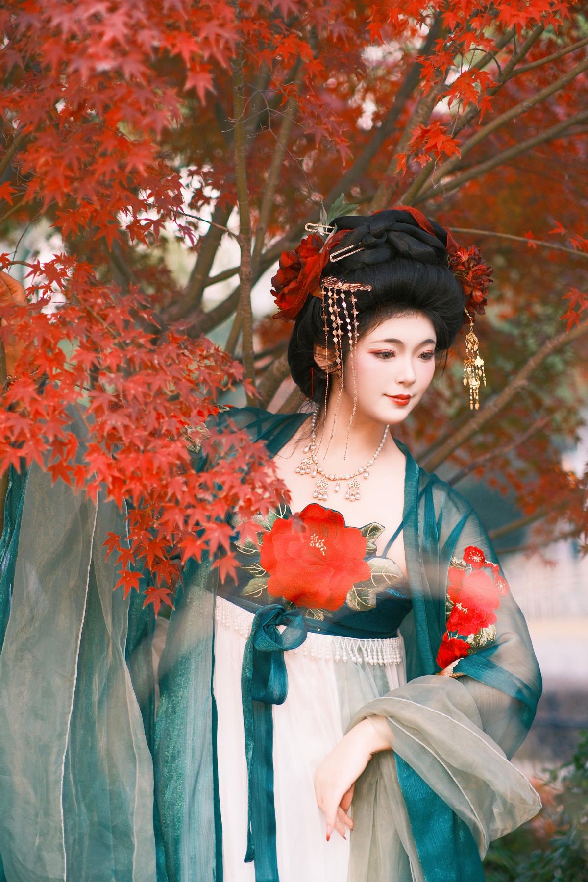 枫林晚 - 摄影：荷叶叶 - 模特：KaiLin酱-艺语图