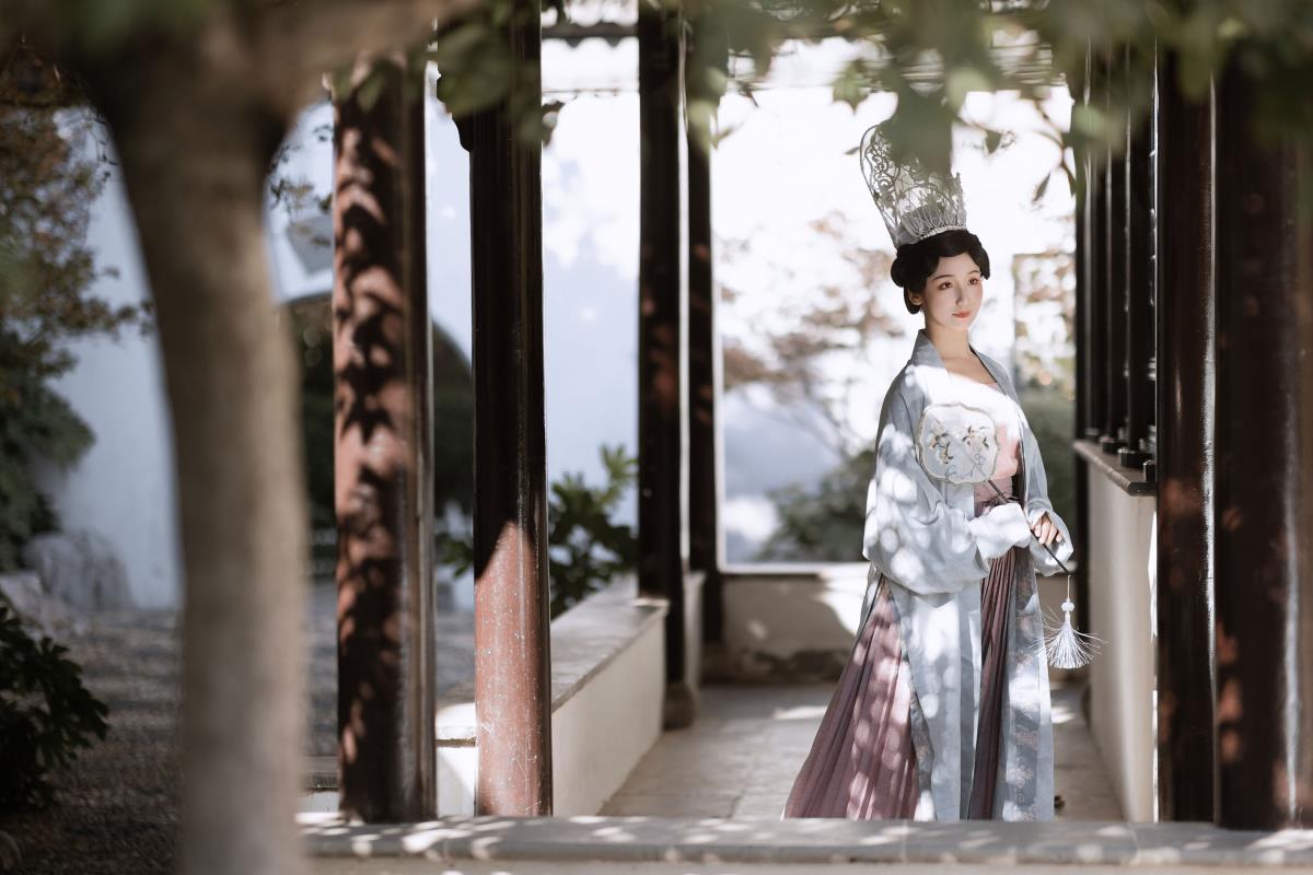 秋日向晚 - 摄影:若寒Rock - 模特:之于浅灯-艺语图