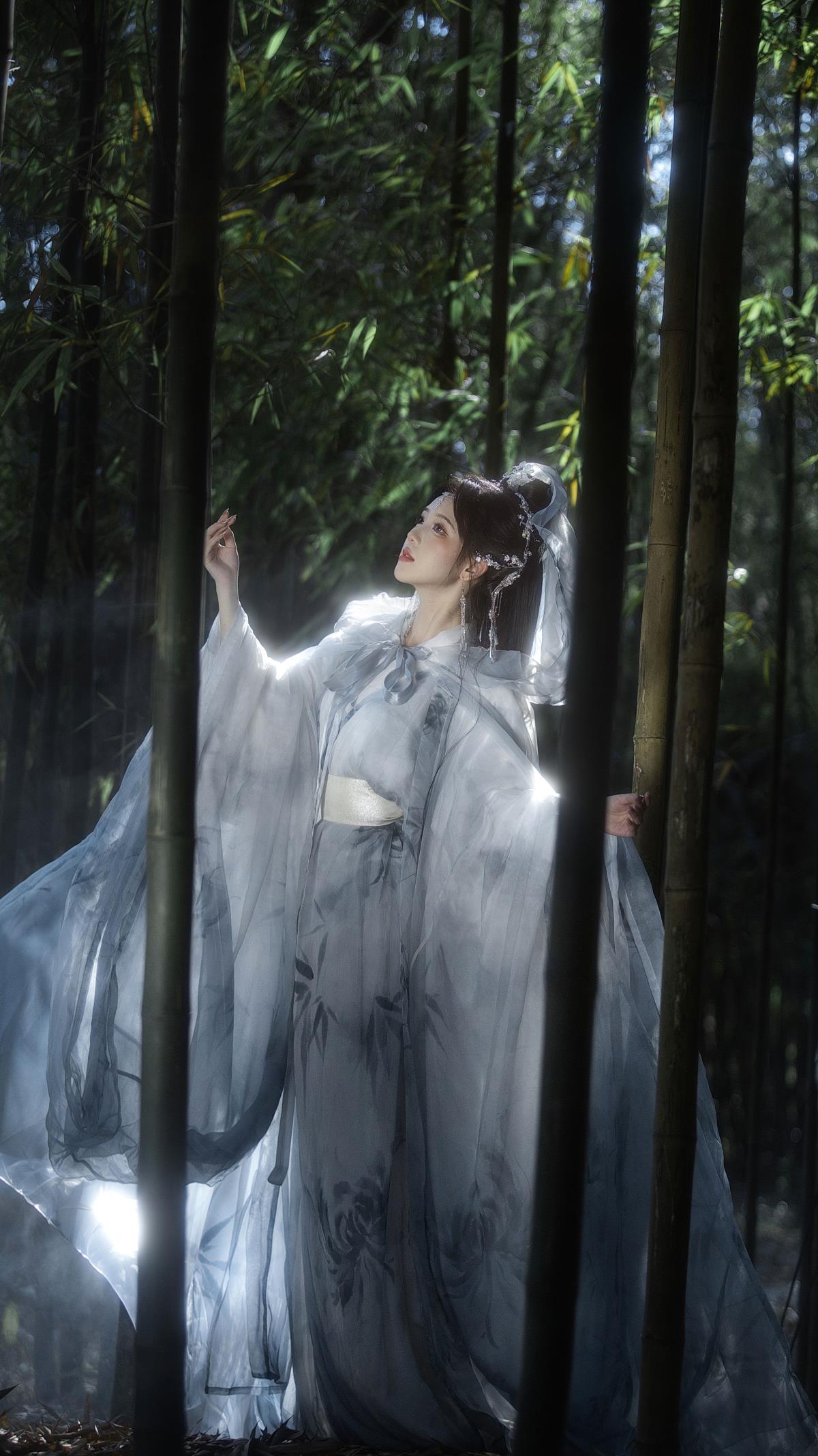 神女｜我们就这样一万年 --艺语图