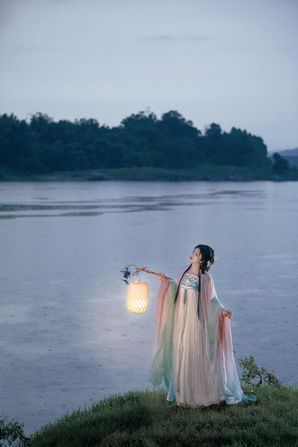 春暮吟 - 摄影:連翹____ - 模特:谨陬捌-艺语图