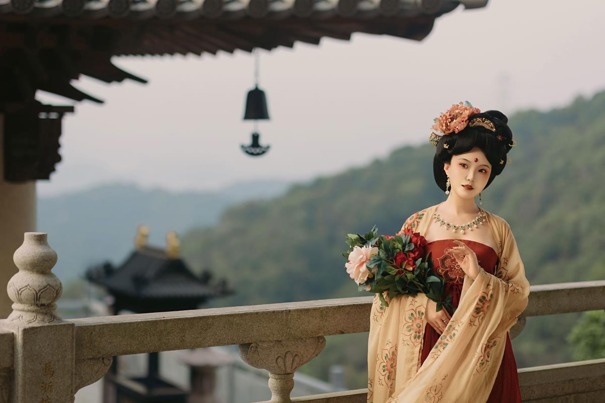 古寺初秋 - 摄影：若寒Rock - 模特：璐璐haley-艺语图