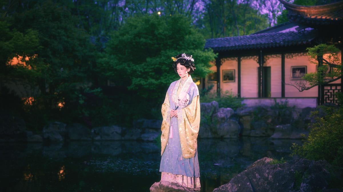 一拂袖便是三百个春秋 - 摄影:橘子海上 - 模特:小熊-艺语图