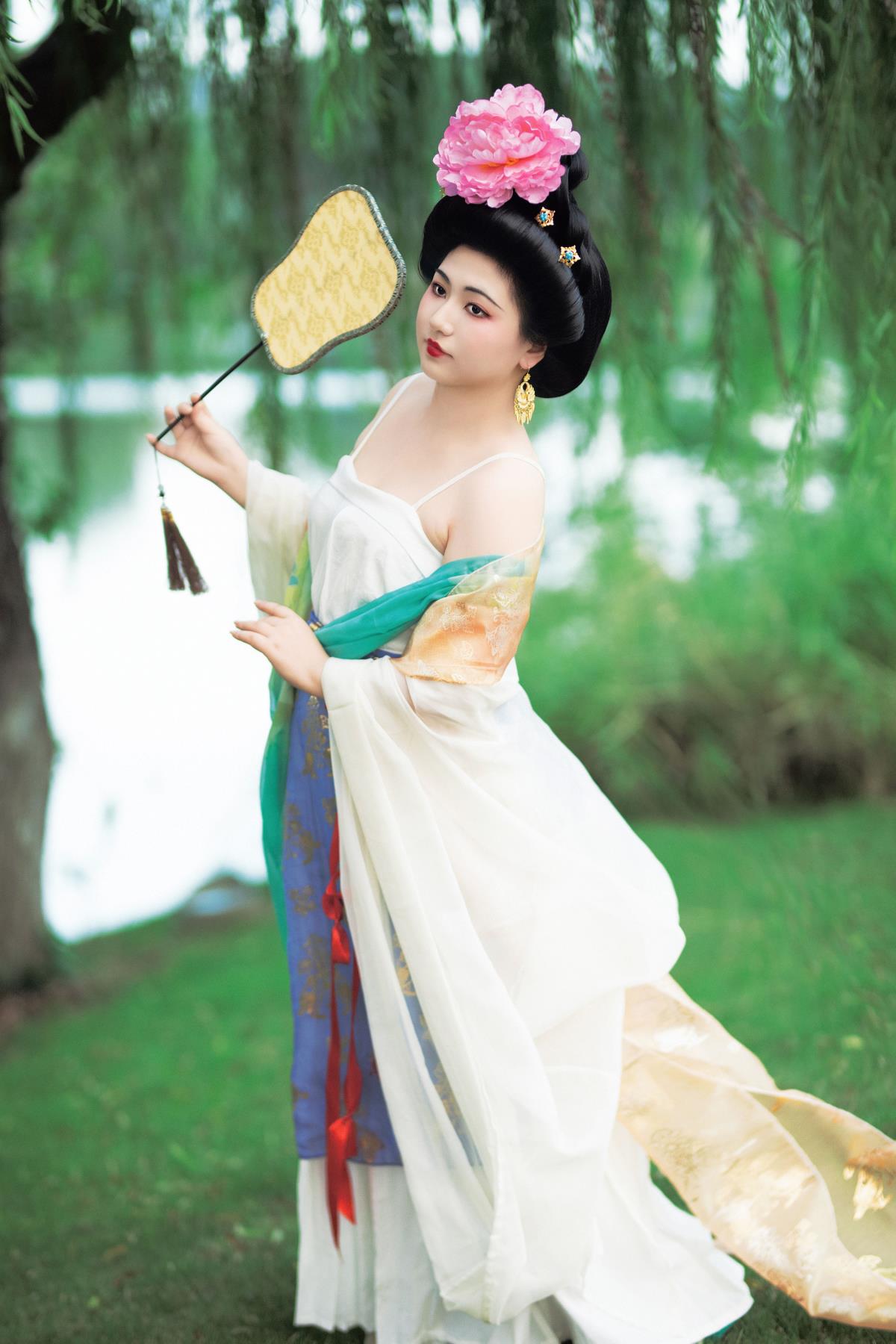 仿古画汉服拍摄 –-艺语图