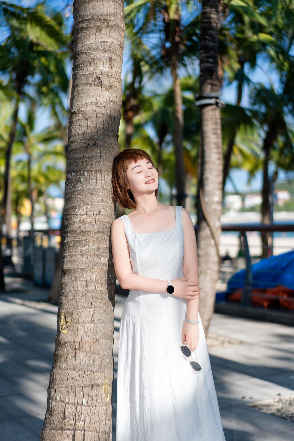 海边漫步 –-艺语图