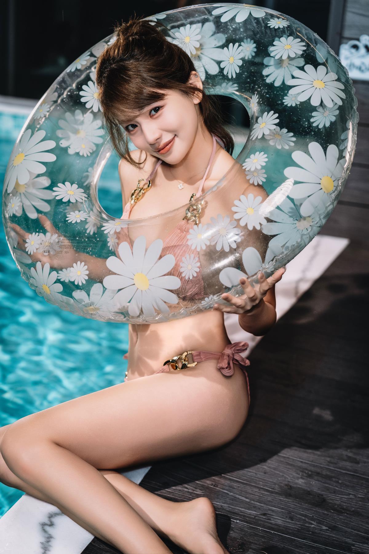 泳池拍照，美到爆！！ – 摄影：Flying I 叩光 – 模特：温思儿vv-艺语图