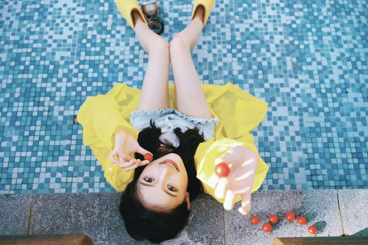 蕃茄味的夏天 – 摄影：一只细胞 – 模特：何薇羽-艺语图