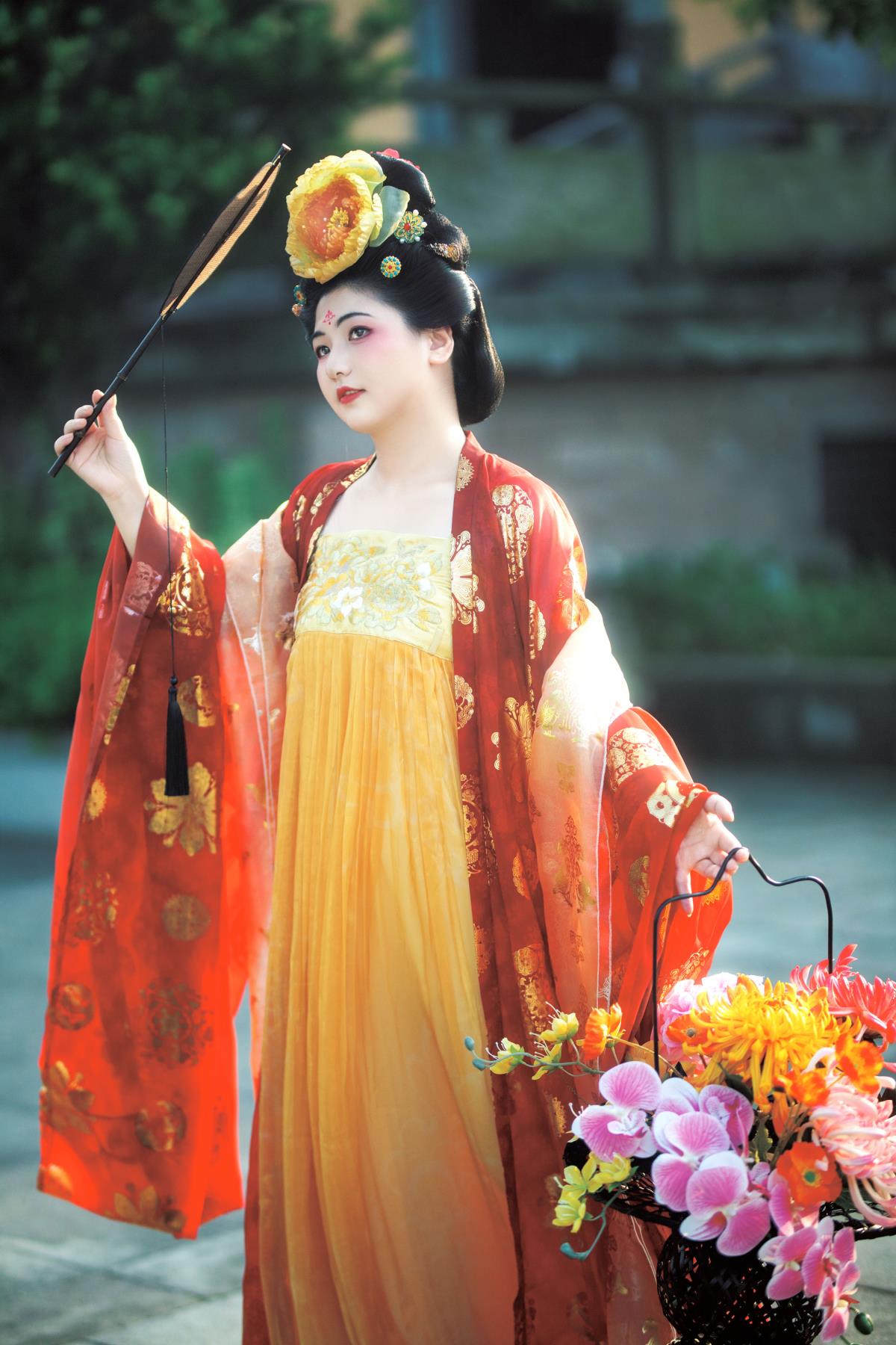 国色芳华县主唐复原 –-艺语图