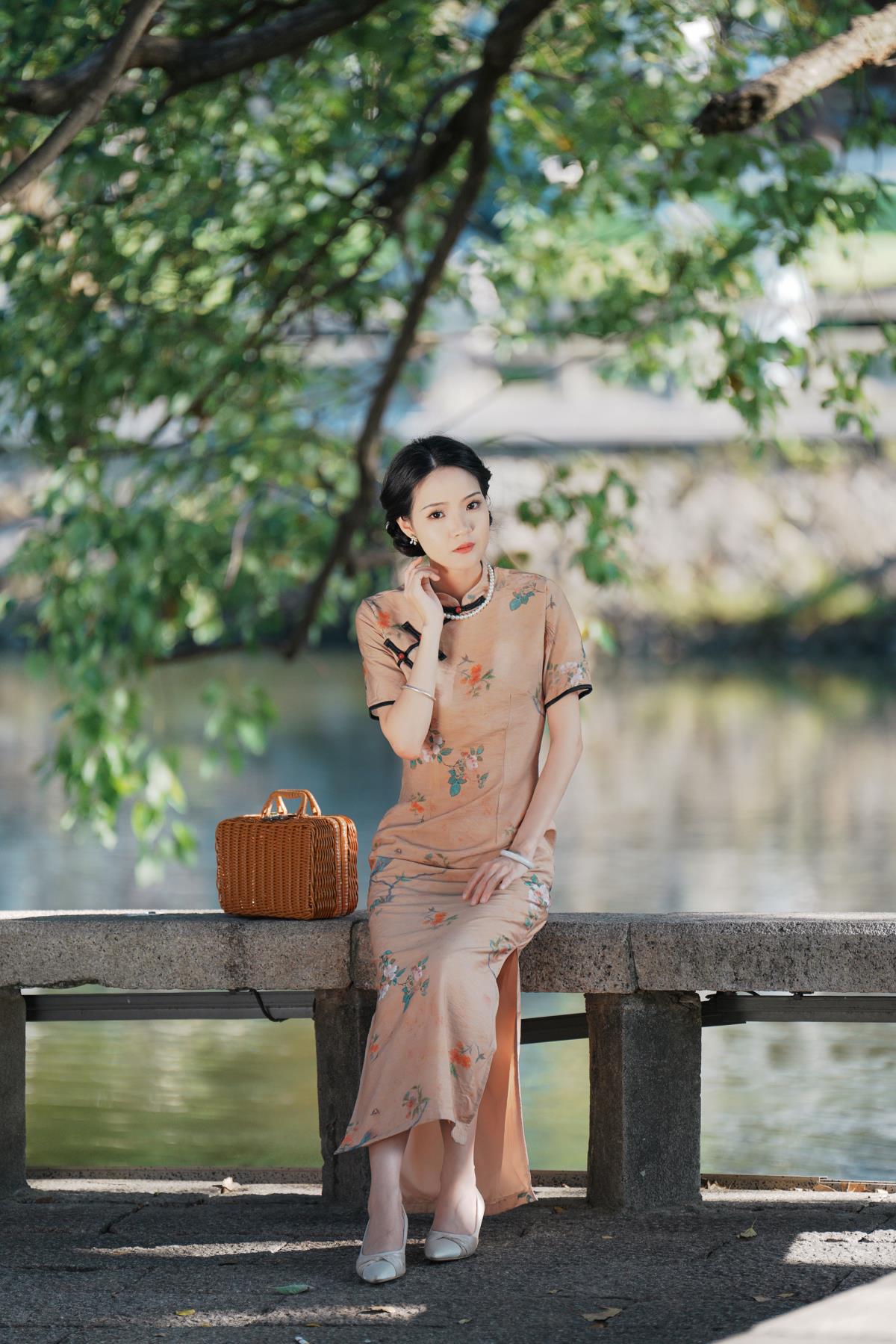 古风人像拍摄-旗袍-南栀 – 摄影：小蜜蜂 – 模特：南栀nz-艺语图