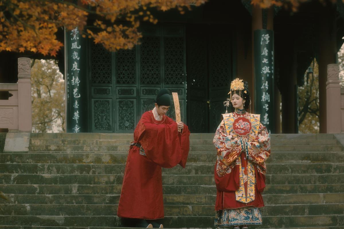 良缘由夙缔 佳偶自天成 --艺语图