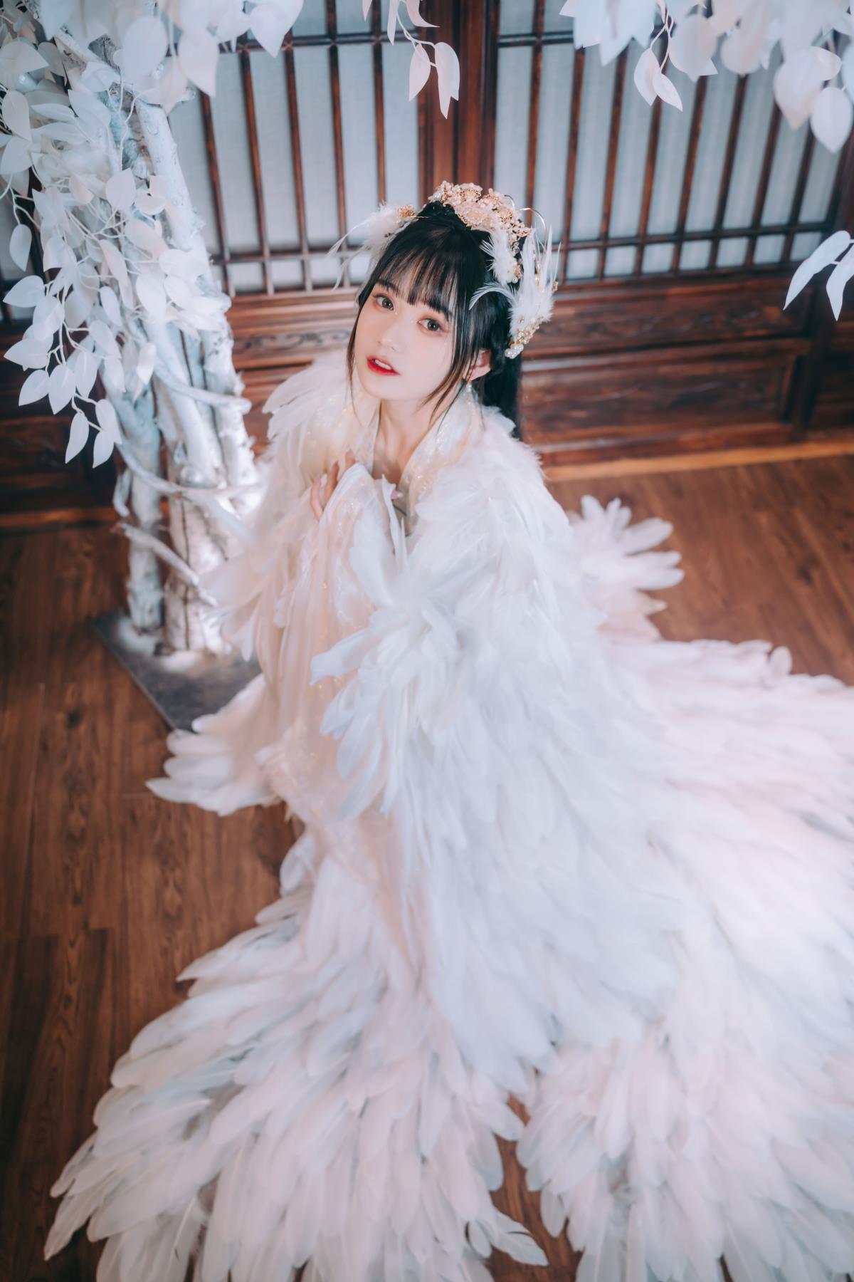 吉祥鸟 – 摄影：雷斯写真集 – 模特：兔子Zzz不吃胡萝卜-艺语图