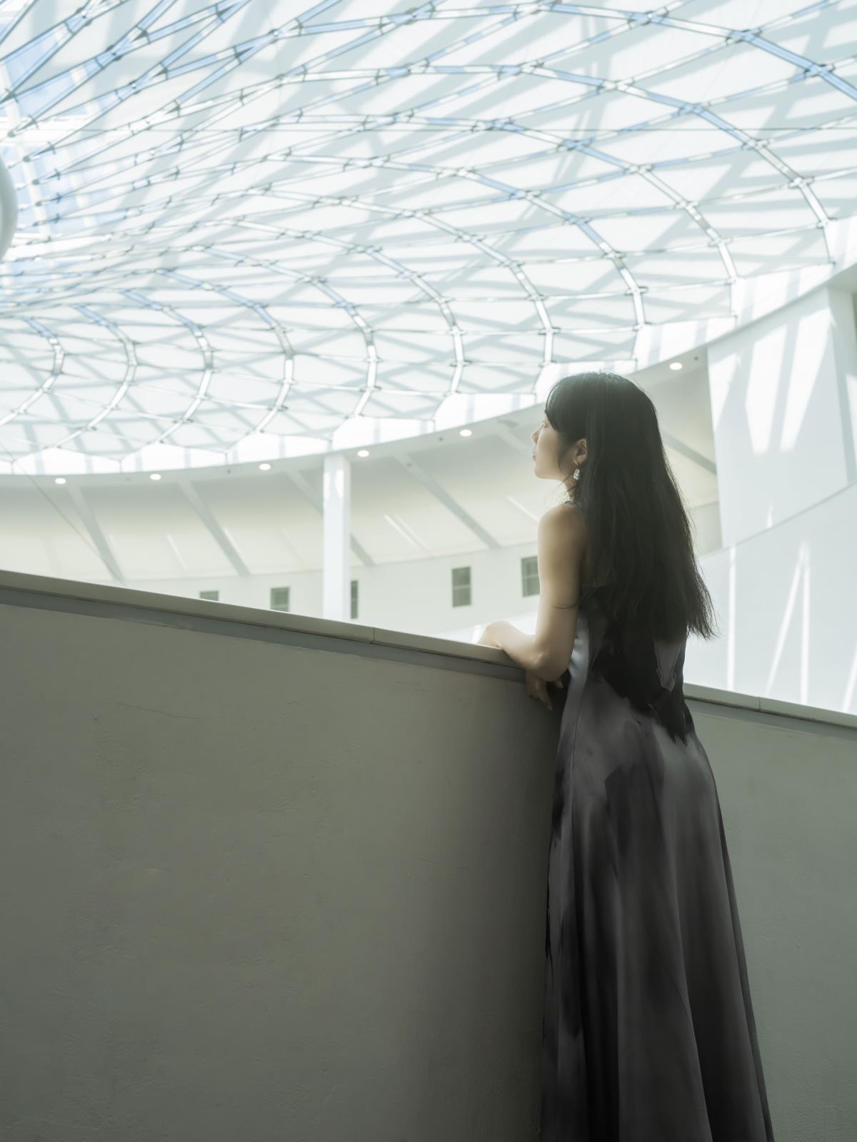 灰白之光 --艺语图