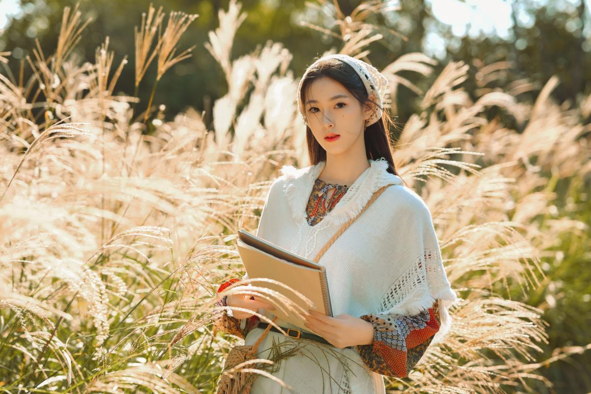 芦苇少女 – 摄影：芥茉 – 模特：予晗-艺语图