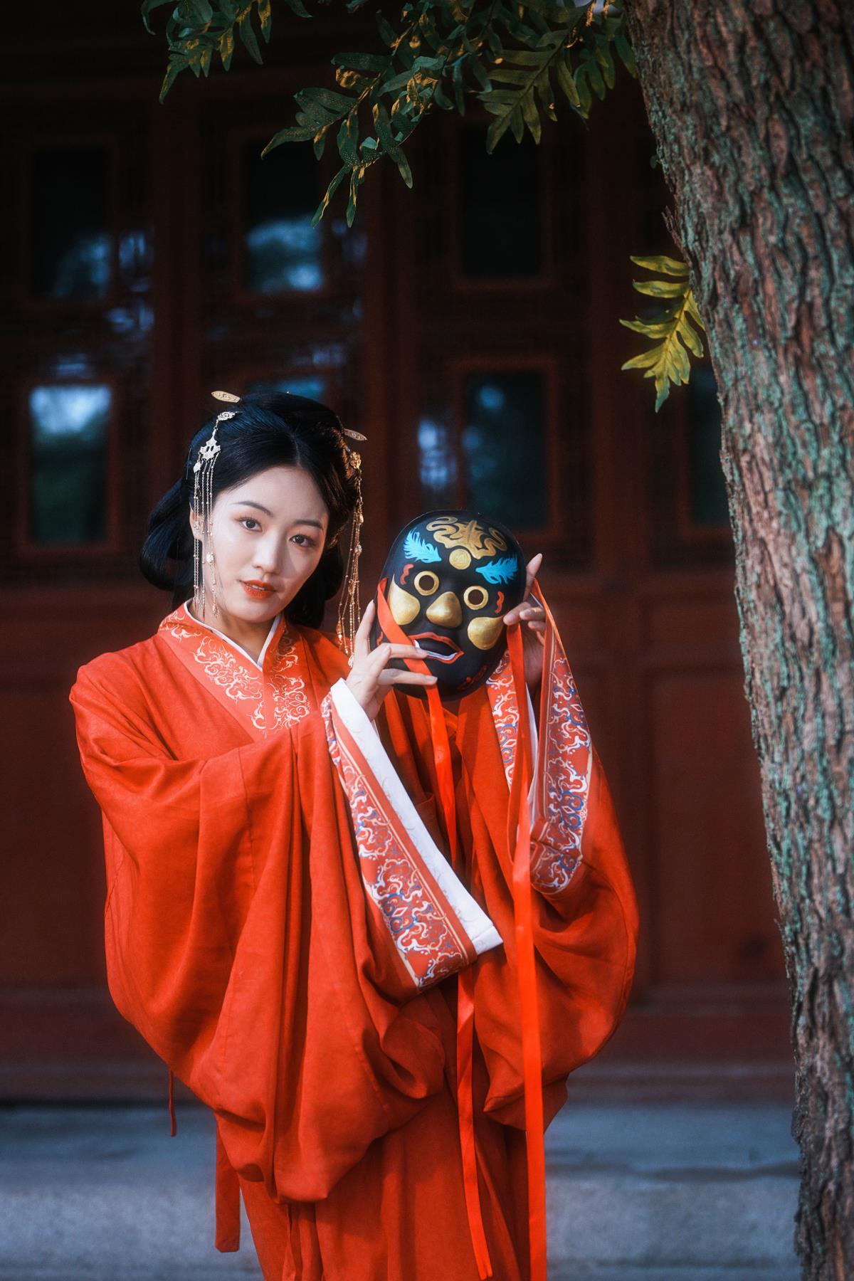 古风人像拍摄-华林寺-温馨 – 摄影：小蜜蜂 – 模特：藤_藤藤小姐-艺语图