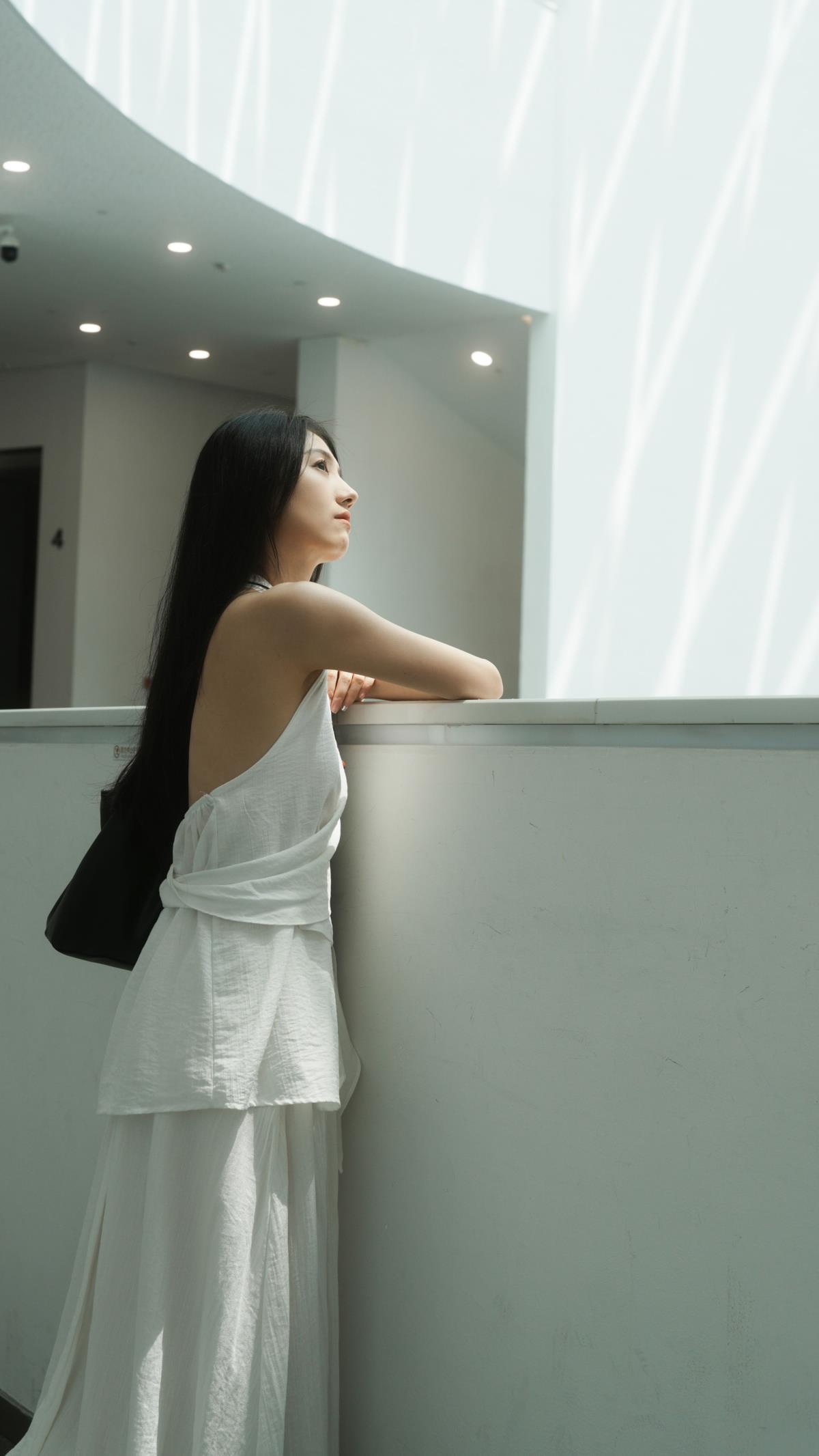 极致光影与白色倩影 – 摄影：摄影师杨小简 – 模特：瑞瑞-艺语图