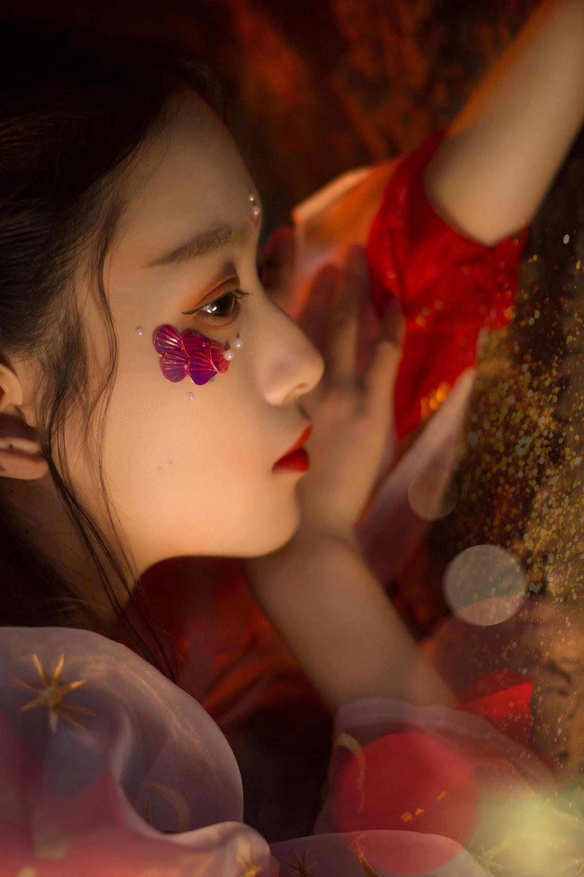 洞穴里的鲤鱼精 – 摄影：云鹿芩（qin） – 模特：小鱼-艺语图