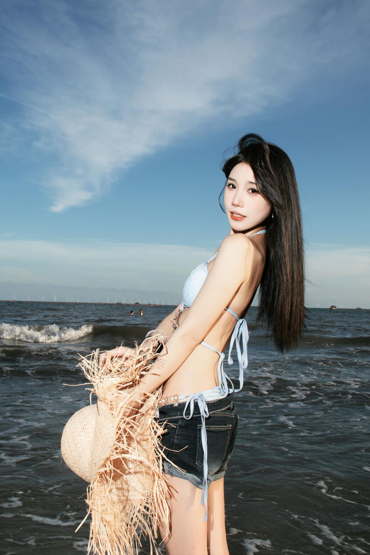 海边 – 摄影：岛南柑丘 – 模特：小欣吃不饱-艺语图