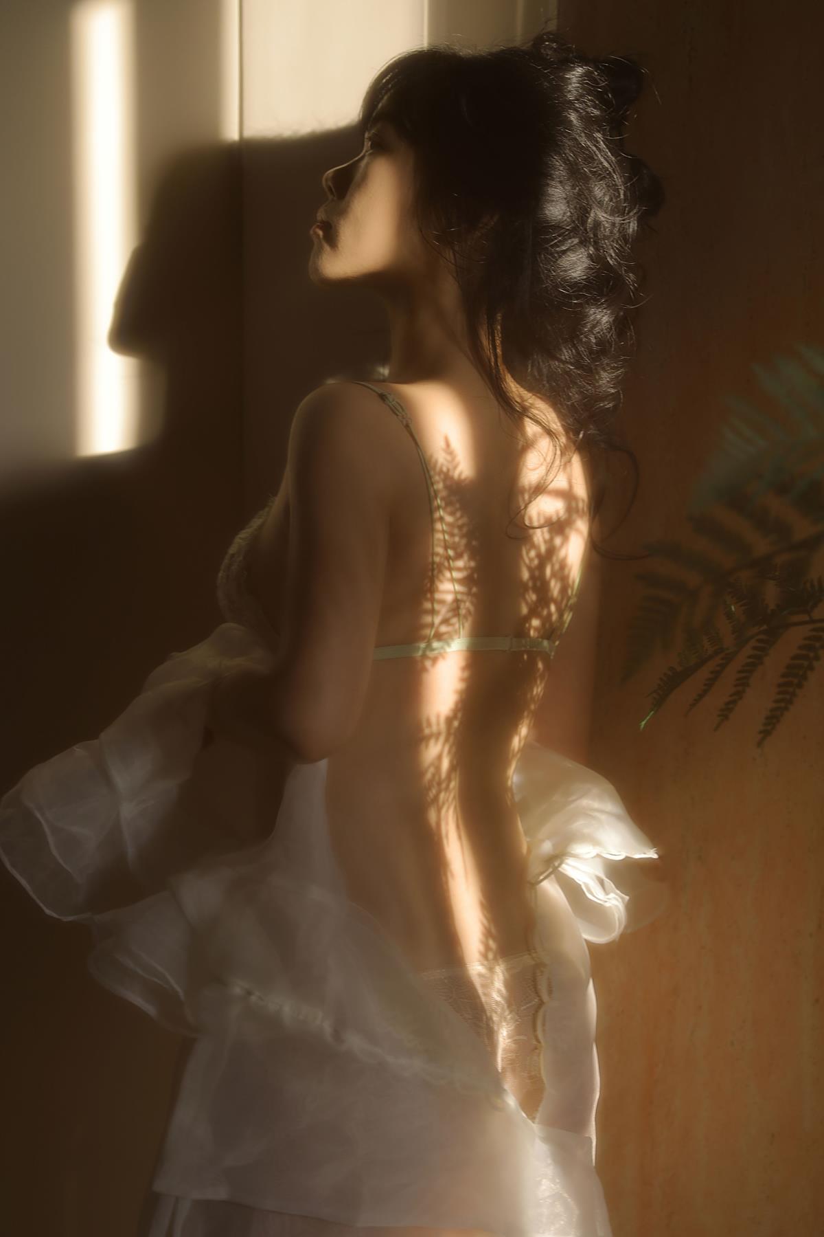 捕捉光影 – 摄影：周忠孜忆 – 模特：Quinnao巧阿-艺语图