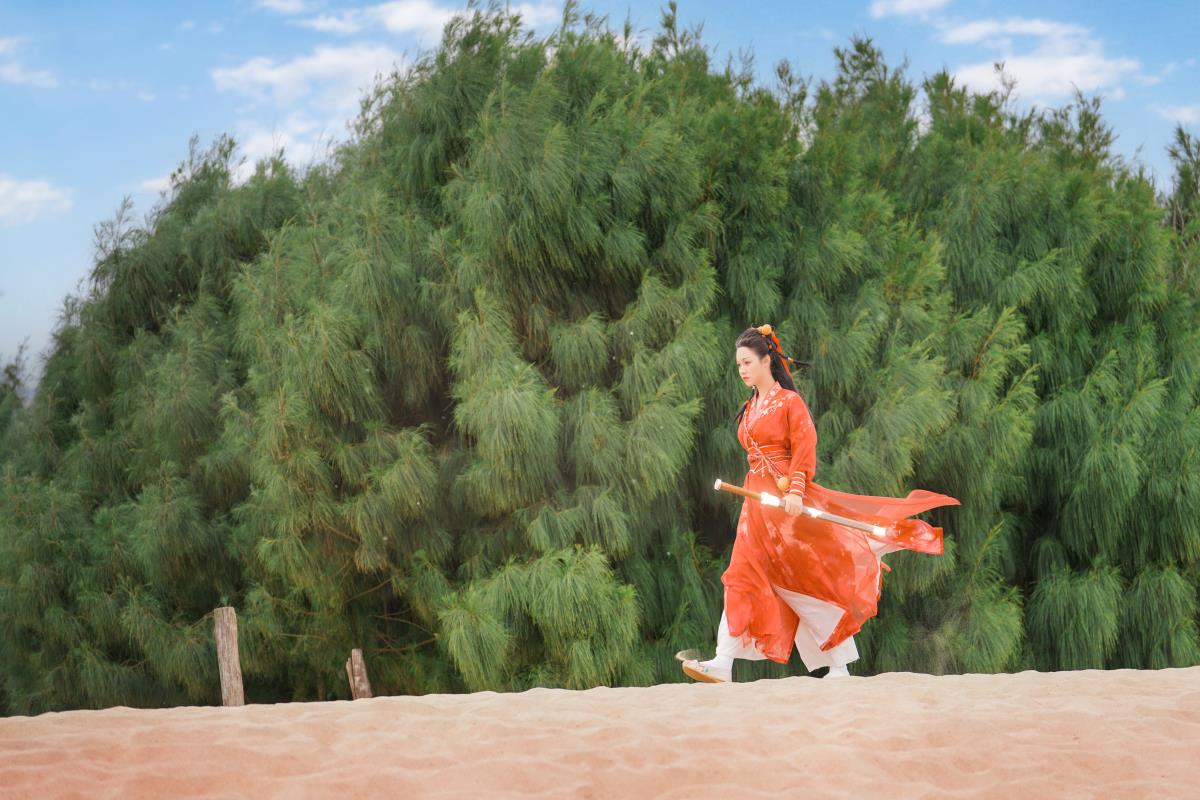 古风人像拍摄-海边-泱泱 – 摄影：小蜜蜂 – 模特：泱泱泱呀-艺语图