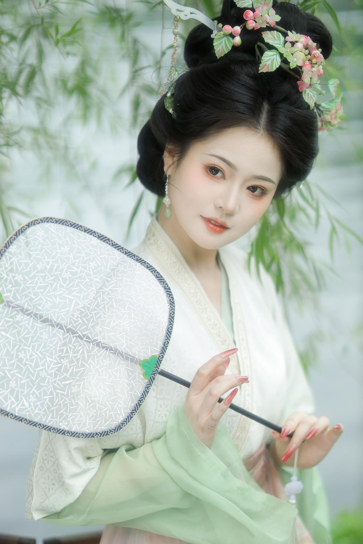 所谓伊人，在水一方 – 摄影：知鸢 – 模特：韫桉-艺语图