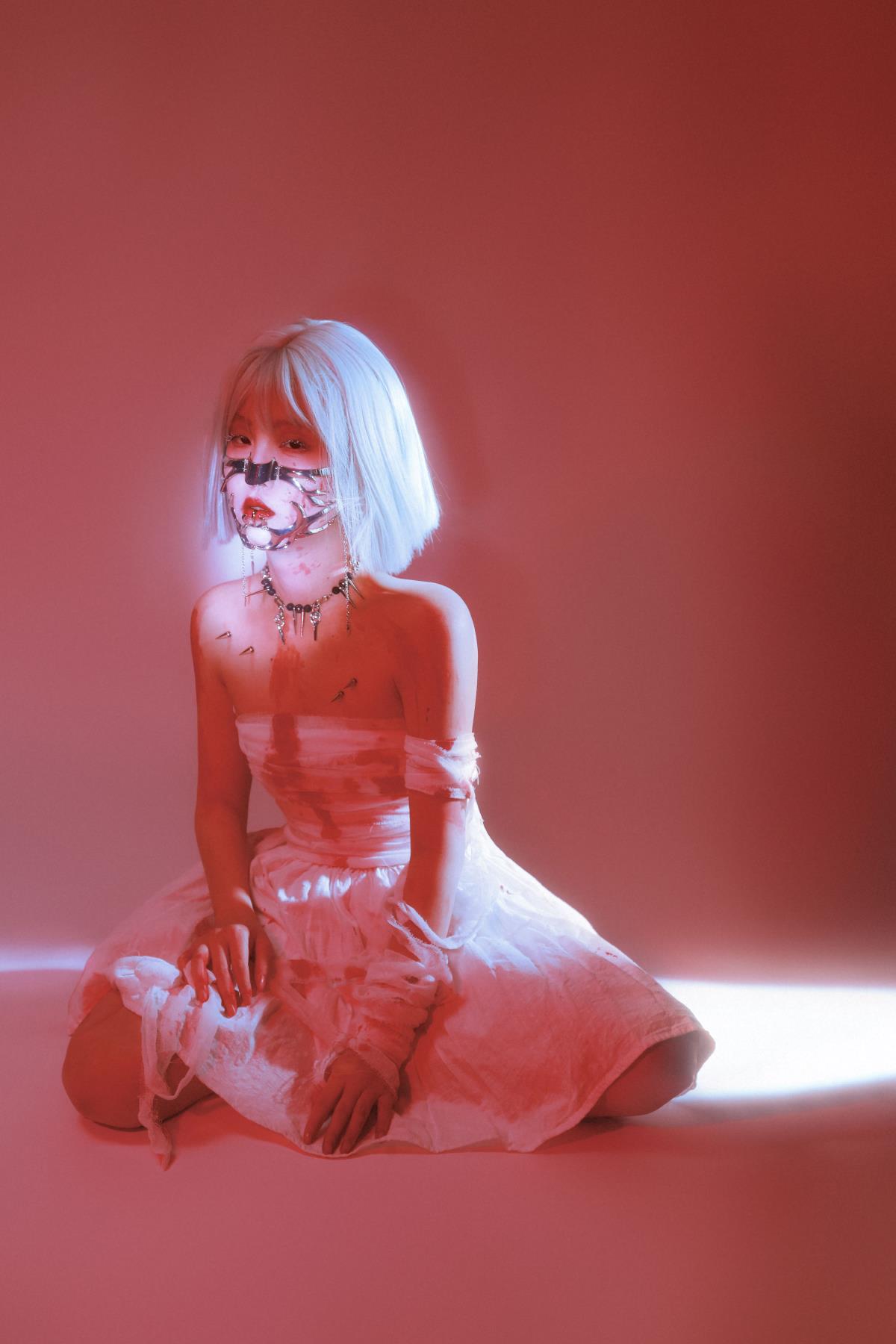 既尖锐又破碎 – 摄影：里奈Riina – 模特：里奈Riina-艺语图