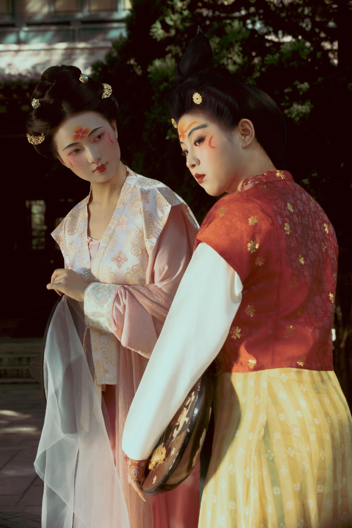 秋日闲情 – 摄影：若寒Rock – 模特：梦梦（我在山西当妆娘）-艺语图