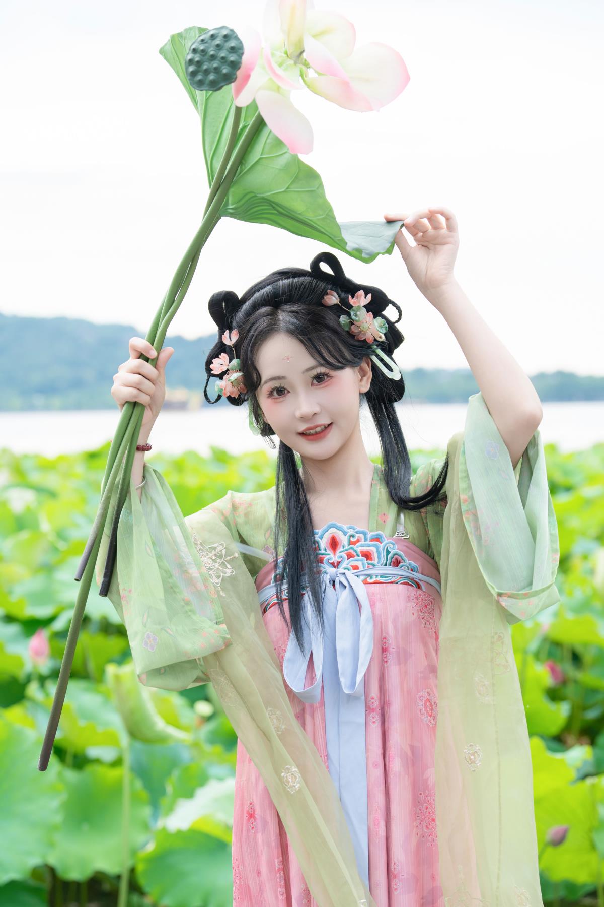 西湖美景 – 摄影：西夏 – 模特：湫一只岁岁-艺语图