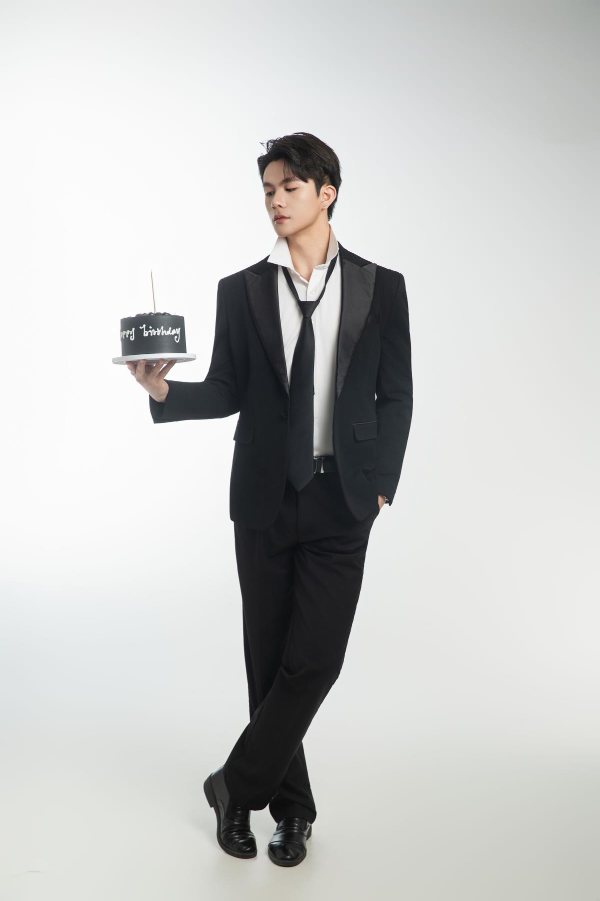 22 岁的黑奢独白：西装与型格的生日狂想 – 摄影：倾海的小健健呀 – 模特：言弟弟-艺语图