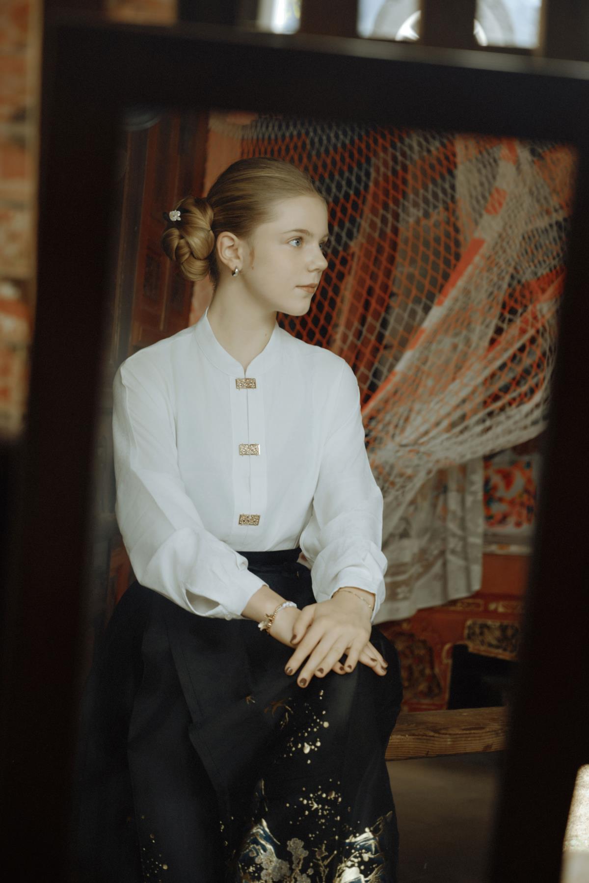 当西方少女打开她的东方衣匣 – 摄影：万能摄影柿 – 模特：艾米丽-艺语图