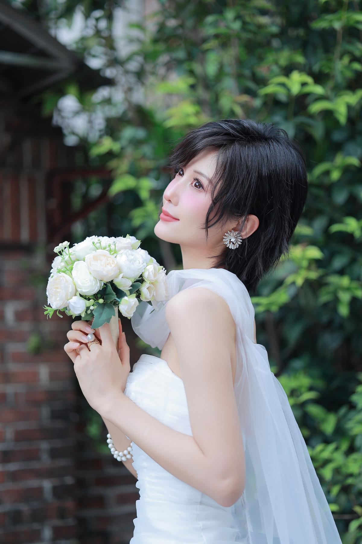 穿上婚纱去当甜心 --艺语图