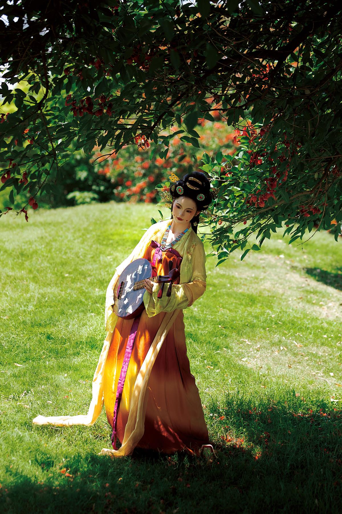 唐 • 午后 - 摄影：出门拍照的小小怪 - 模特：不听山-艺语图