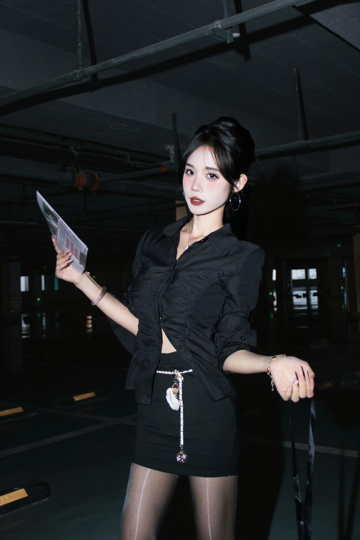 职业装 –-艺语图