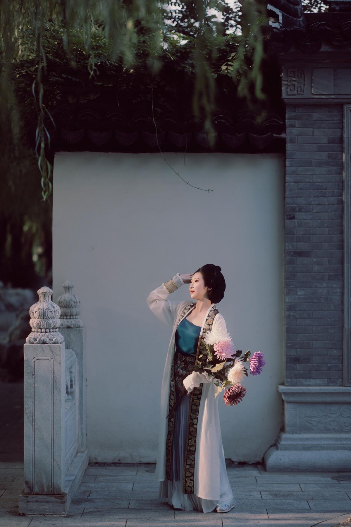 仿刘继卣簪花图 - 摄影：若寒Rock - 模特：饮川-艺语图