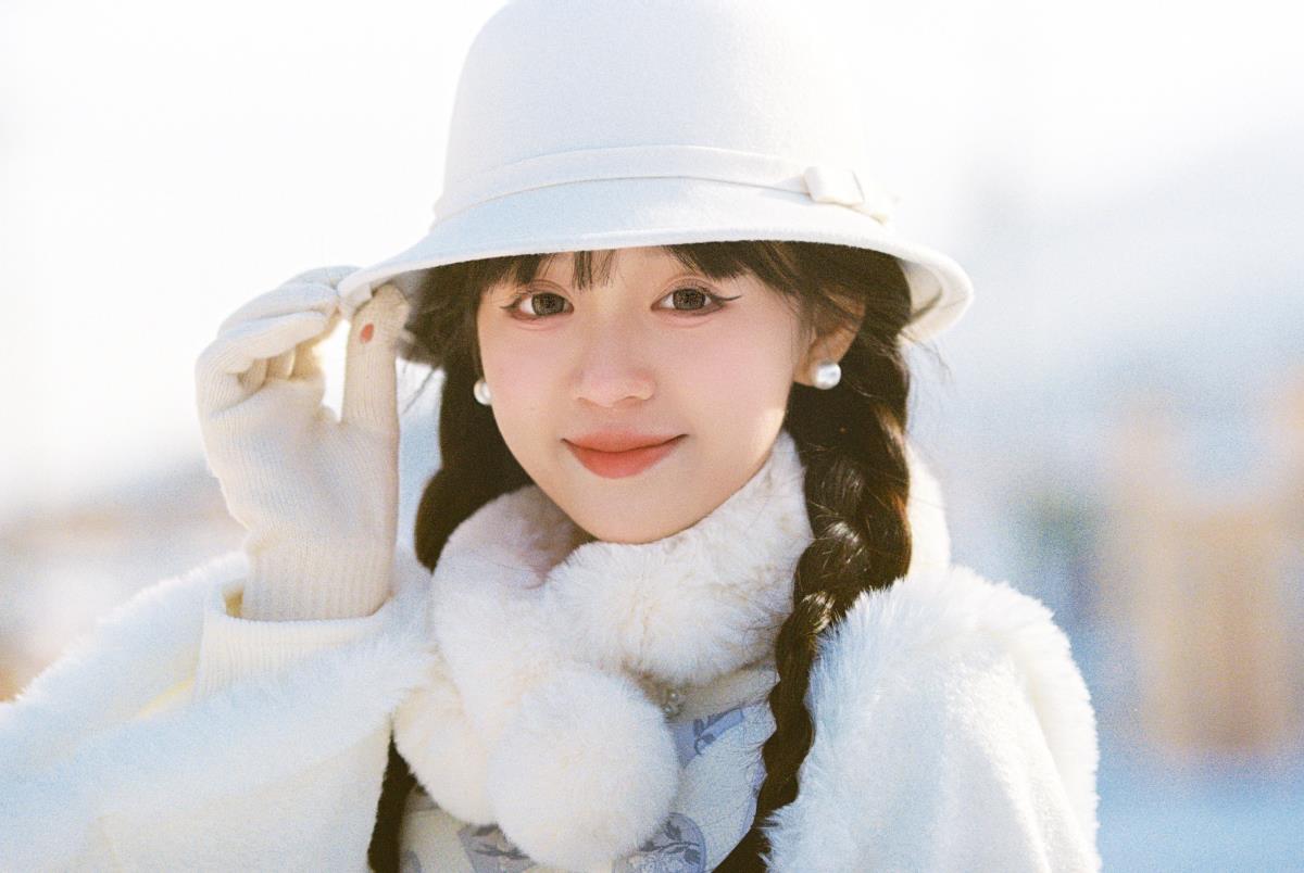 雪花 - 摄影：未来秋葵 - 模特：美美晓鱼-艺语图