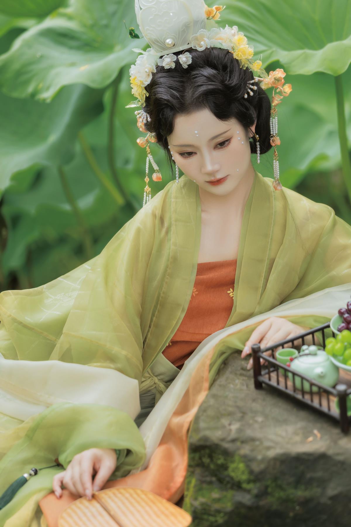 宋 • 夏日荷 - 摄影：出门拍照的小小怪 - 模特：不听山-艺语图