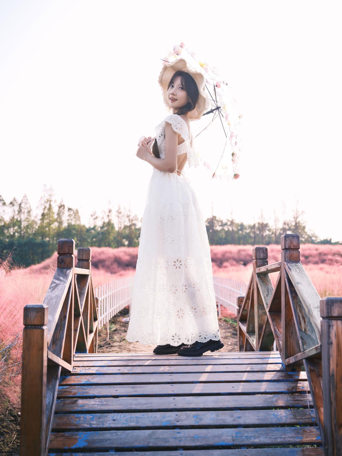 粉黛公园白裙娘 - 摄影:Andy 吉法喵师 - 模特:醒醒-艺语图