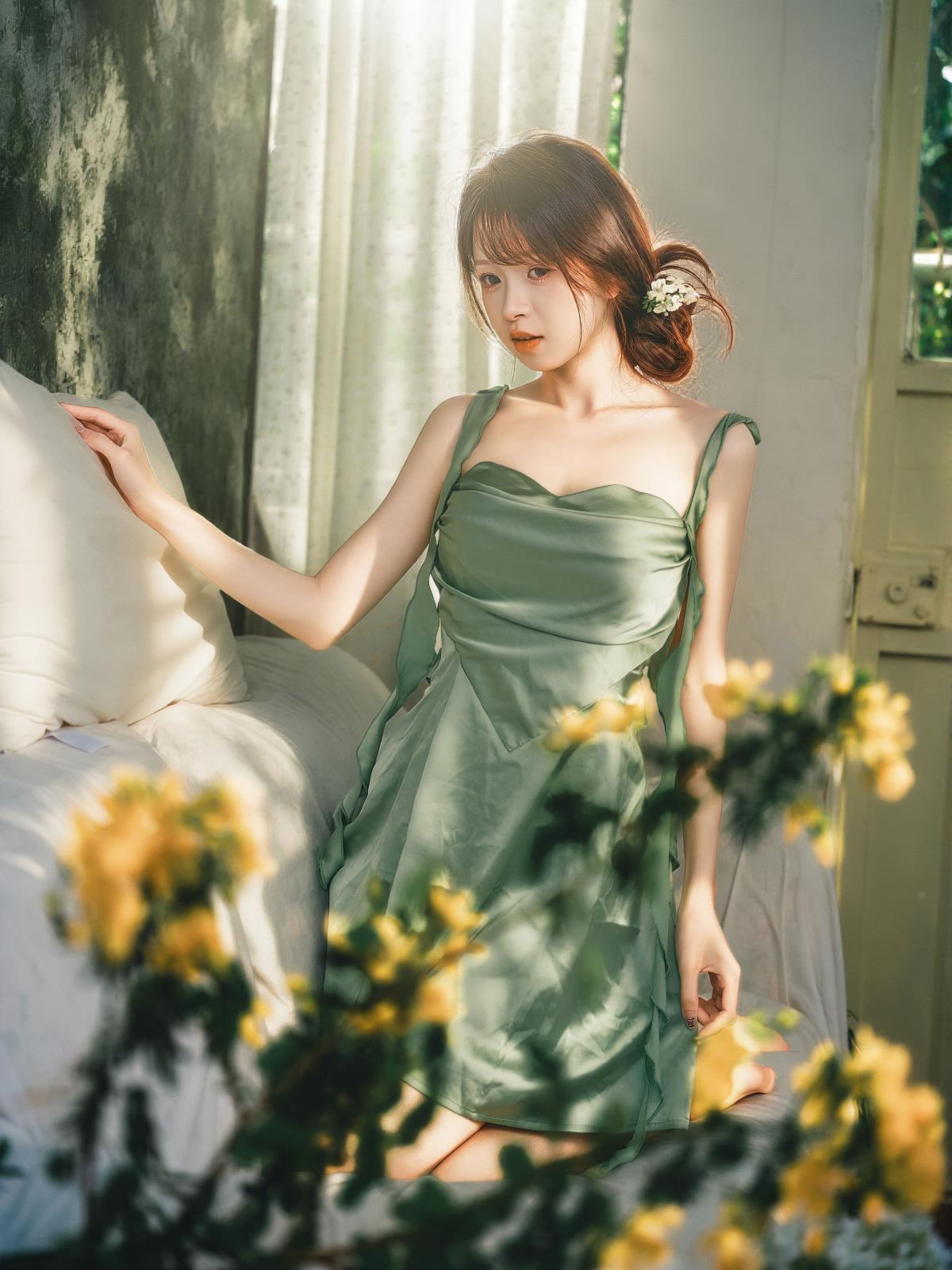 绿荫阳光 - 摄影：Flying I 叩光 - 模特：妮一-艺语图